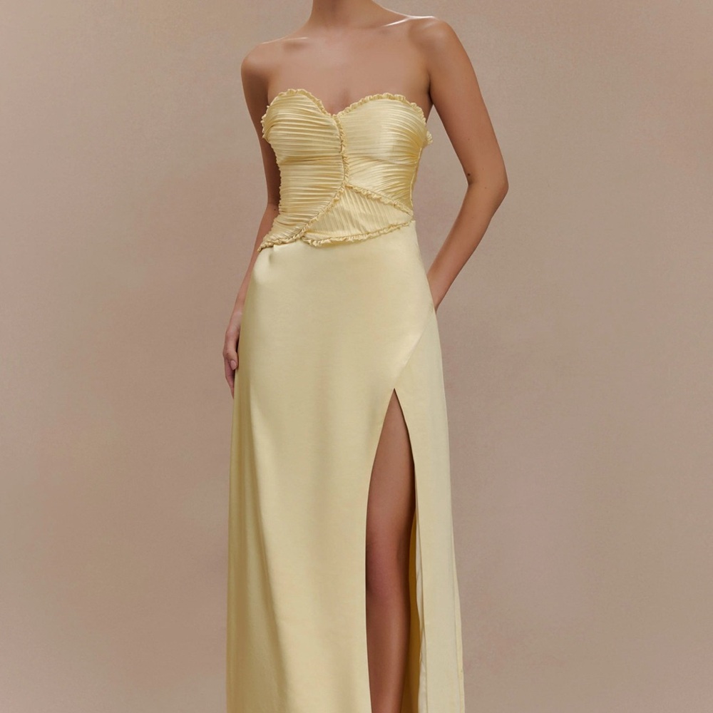 Elegant Strapless Yellow Dress